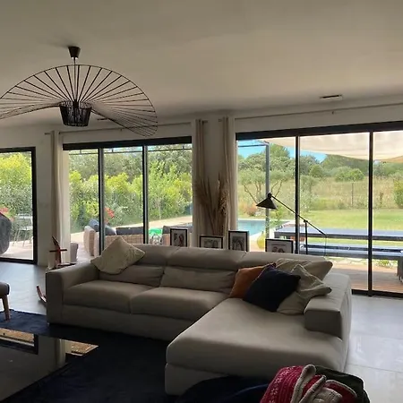Villa Familiale Avec Piscine *